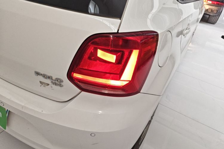 Volkswagen Polo 2019 car image #8