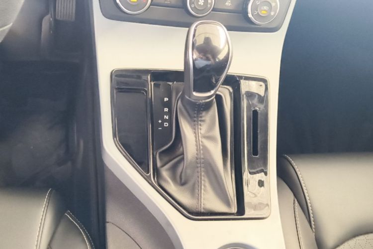 GEELY Emgrand 2022 car image #14