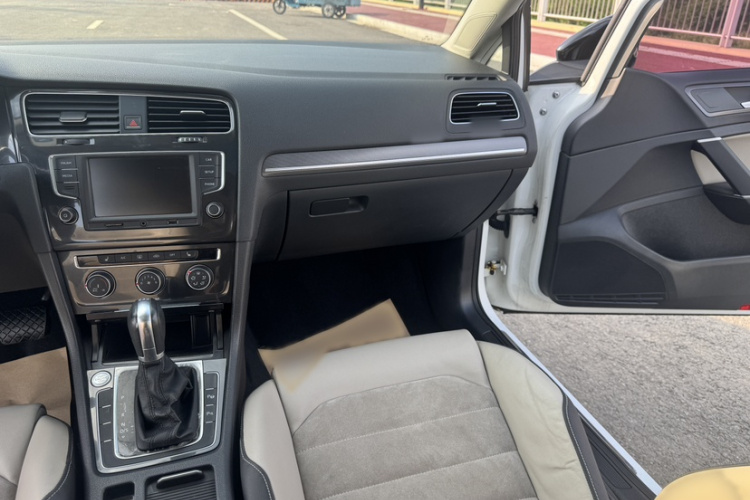 Volkswagen Golf 2017 imagen de coche #22