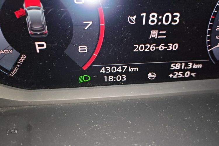Audi Q3 2021 car image #14