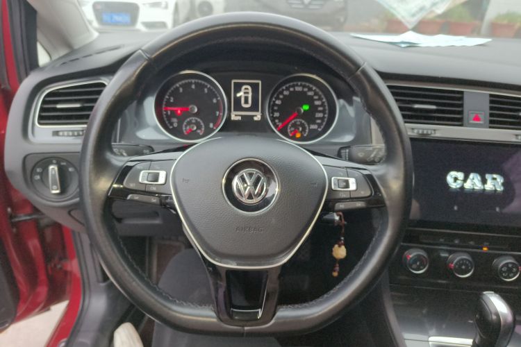 Volkswagen Golf 2018 car image #11