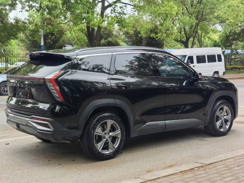 GEELY Boyue L 2023 car image #9