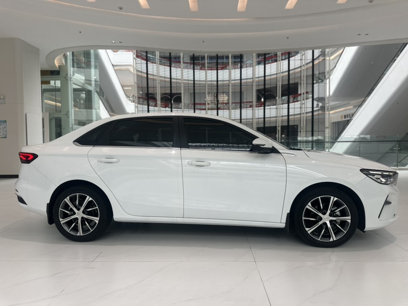 GEELY Emgrand 2023 #4 GEELY Emgrand 2023 car image #4