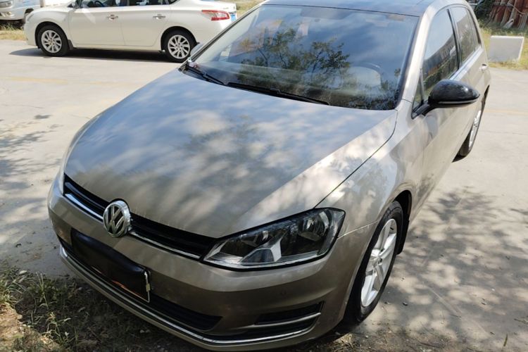 Volkswagen Golf 2017 car image #2