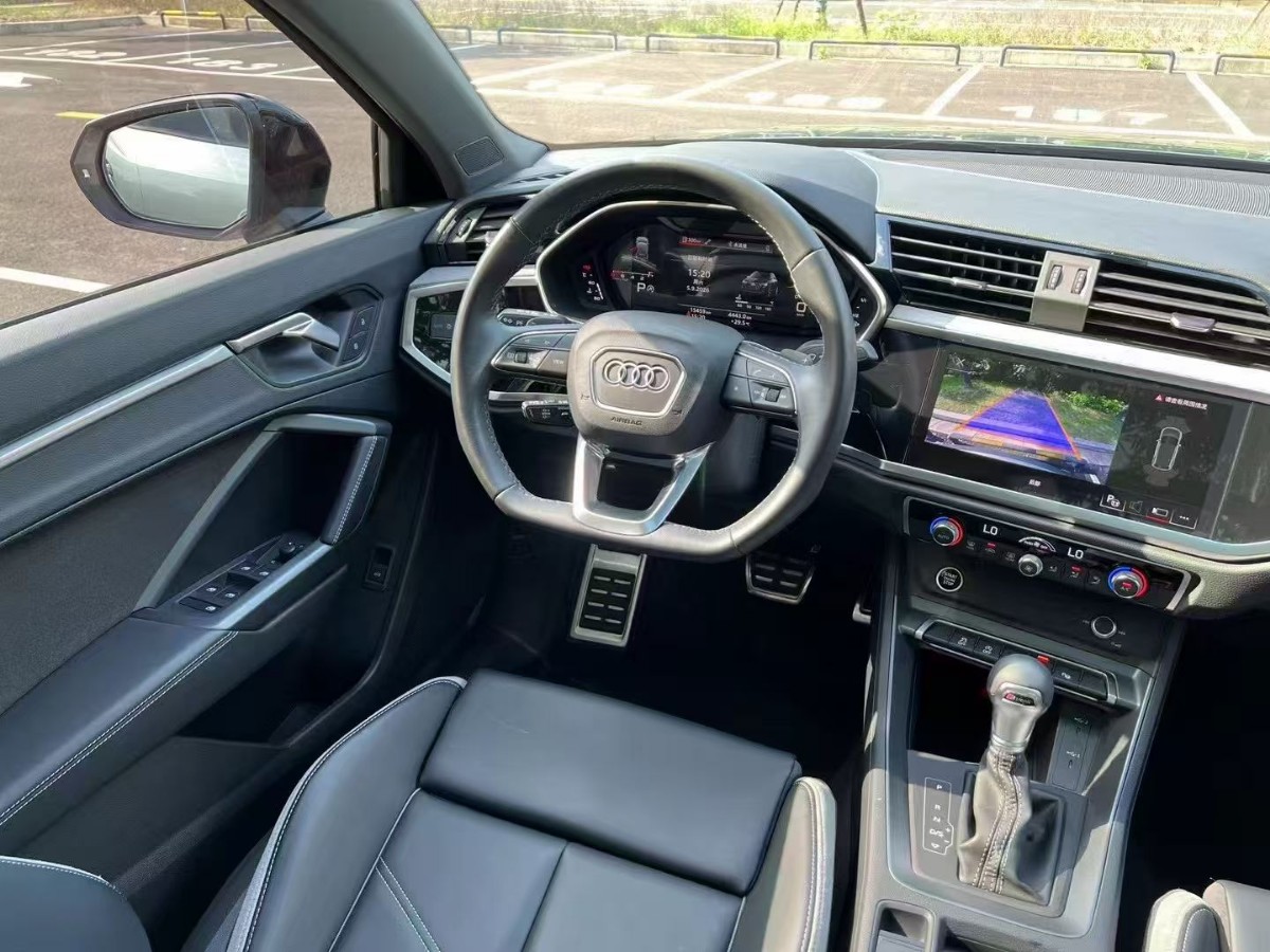 Audi Q3 2023 immagine di auto #2