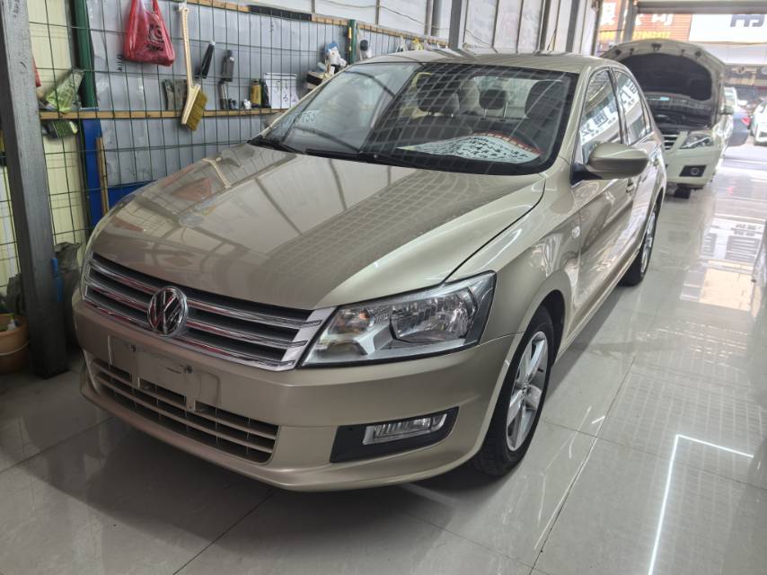 Volkswagen Santana 2013 Volkswagen Santana 2013 car image