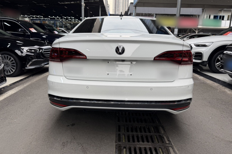 Volkswagen Bora 2023 car image #8