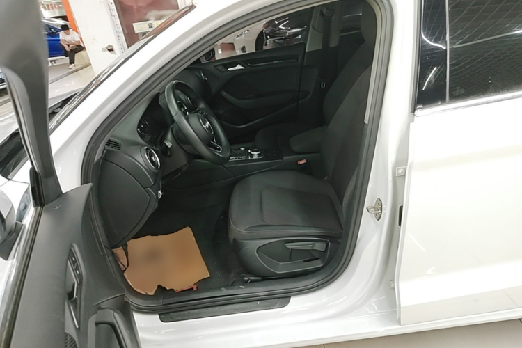 Audi A3 2019 car image #15