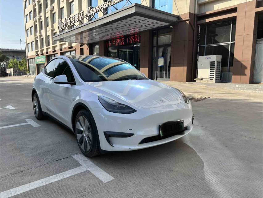 Tesla Model Y 2021 #2 Tesla Model Y 2021 car image #2