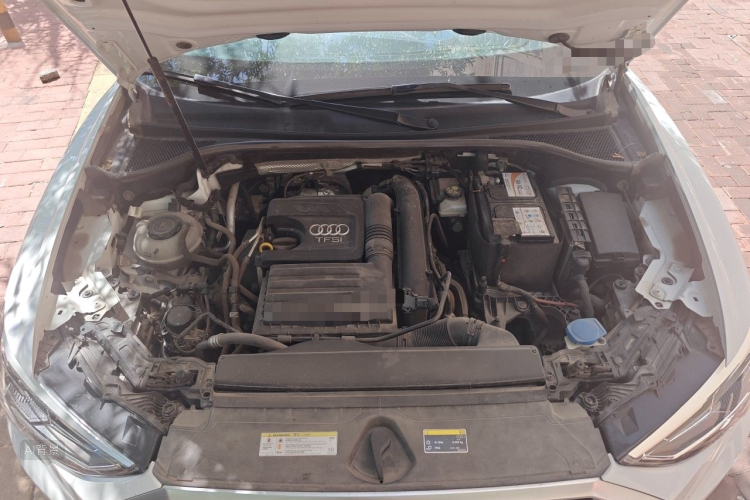 Audi Q3 2020 car image #22