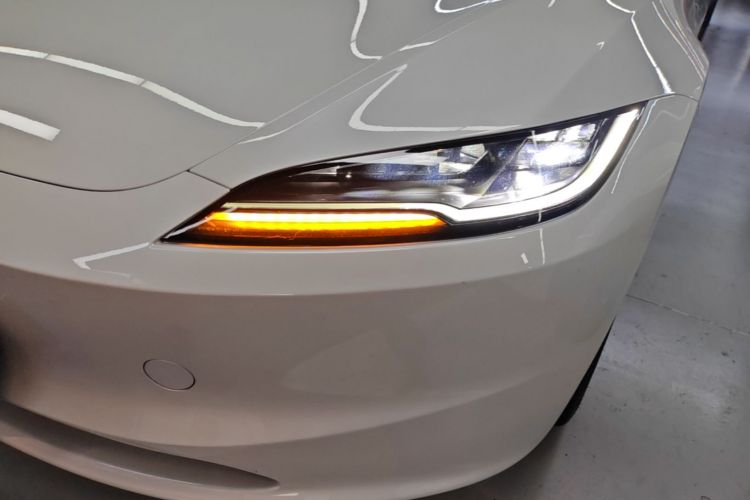 Tesla Model 3 2024 car image #23