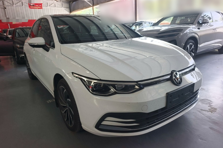 Volkswagen Golf 2021 car image #4