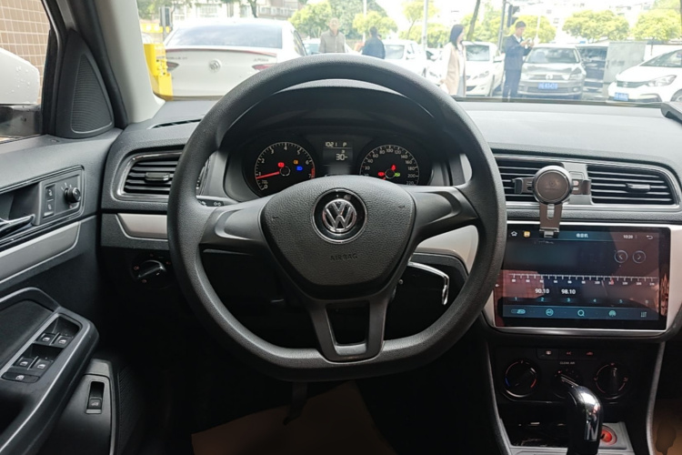 Volkswagen Lavida 2017 car image #11