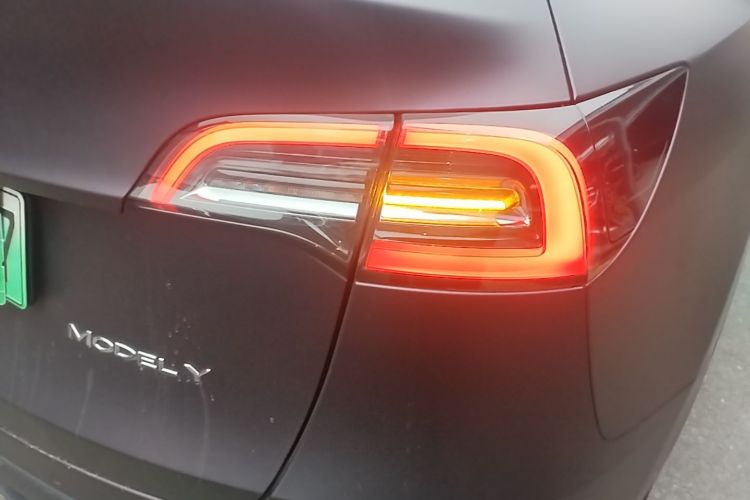 Tesla Model Y 2023 #8 Tesla Model Y 2023 صورة سيارة #8