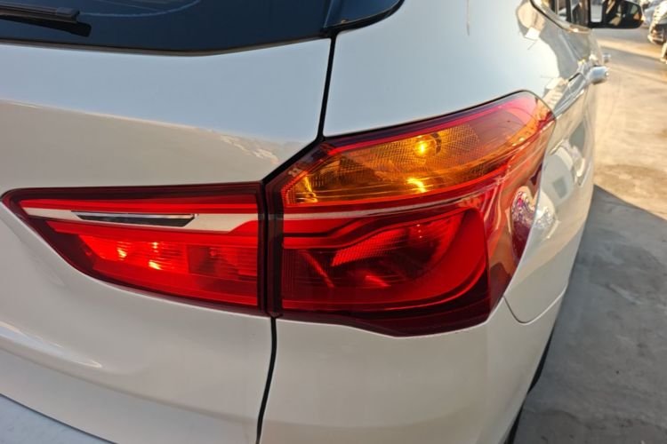 BMW X1 2019 изображение автомобиля #8