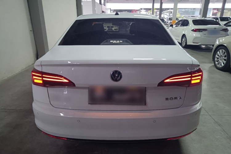 Volkswagen Bora 2021 car image #6