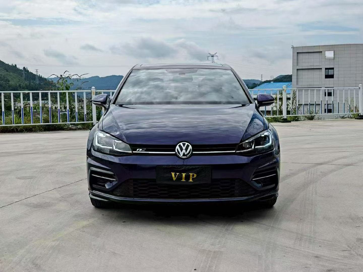 Volkswagen Golf 2018 car image 