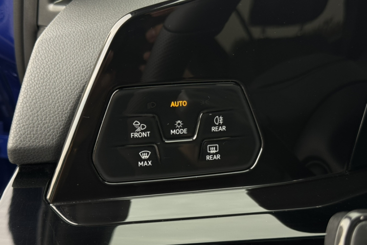 Volkswagen Golf 2021 car image #22