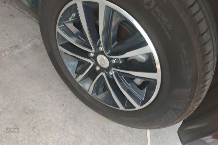 GEELY Vision X6 2019 immagine di auto #9