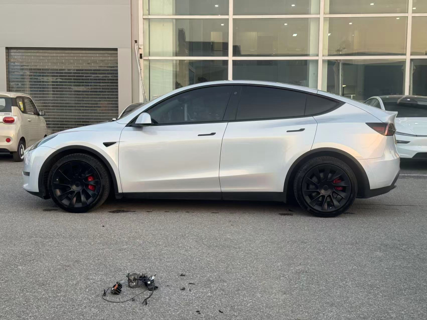 Tesla Model Y 2021 #3 Tesla Model Y 2021 car image #3