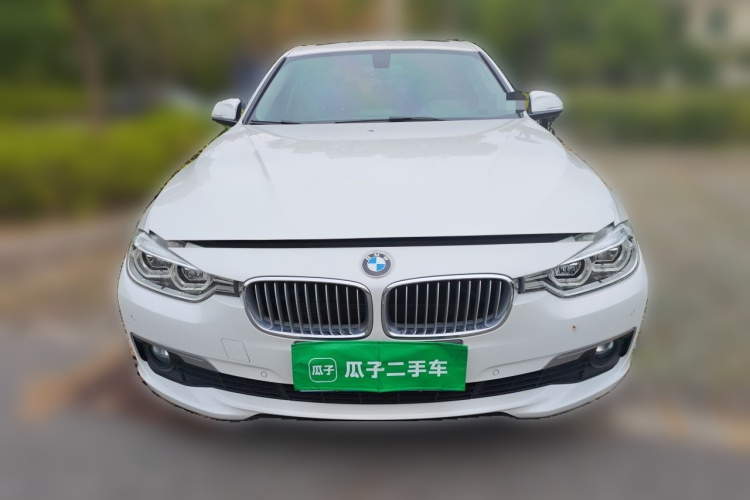 BMW 3 Series 2018 #3 BMW 3 Series 2018 car image #3