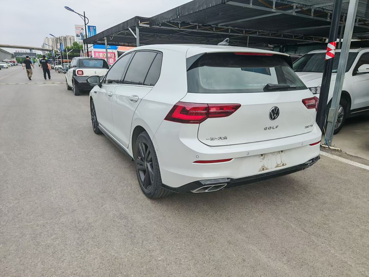 Volkswagen Golf 2022 car image #7