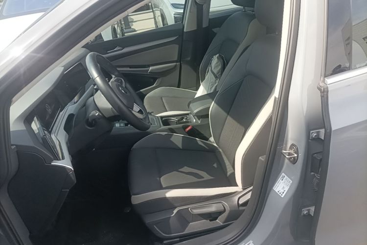 Volkswagen Golf 2022 car image #17