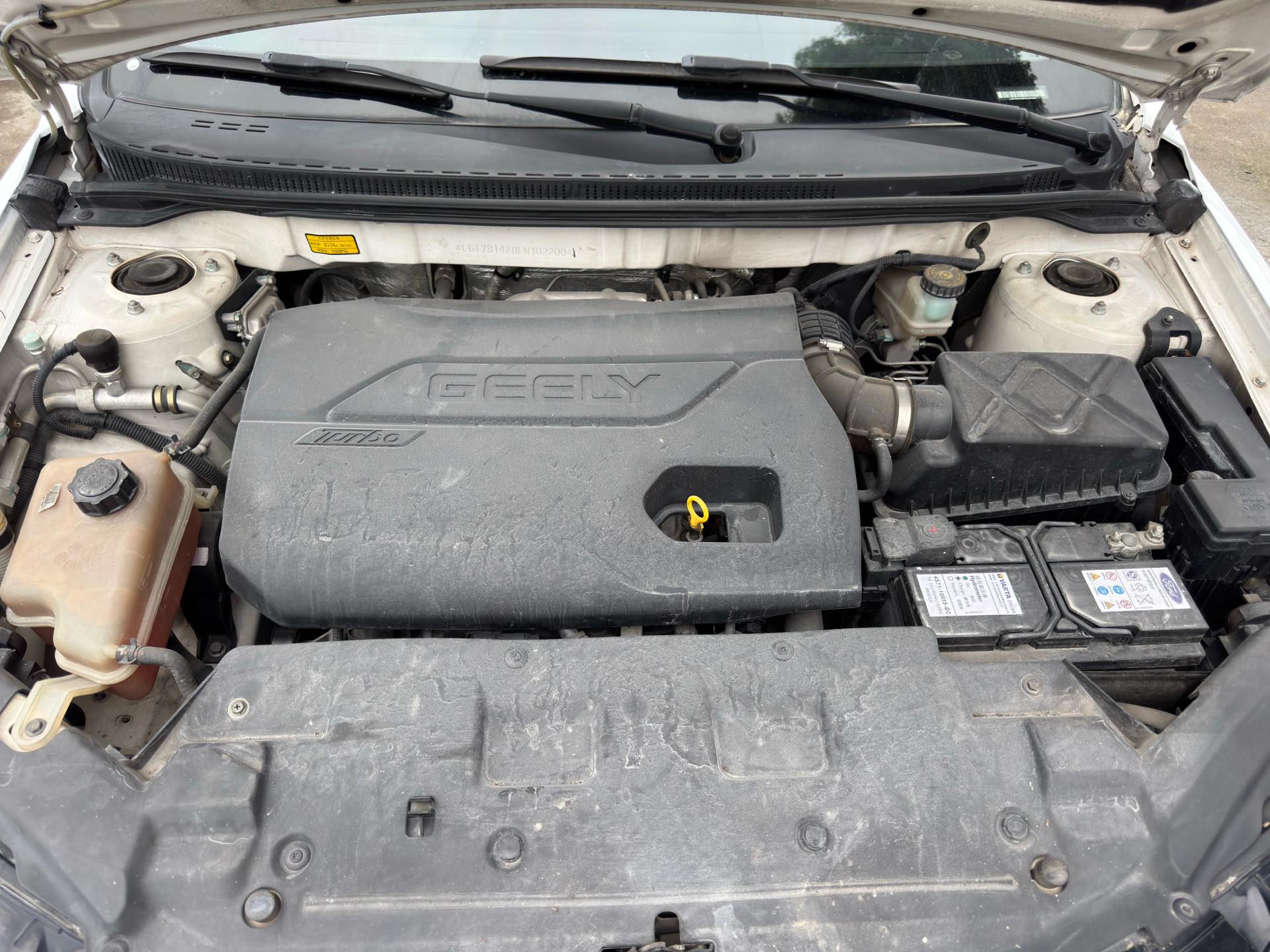 GEELY Emgrand 2015 صورة سيارة #25