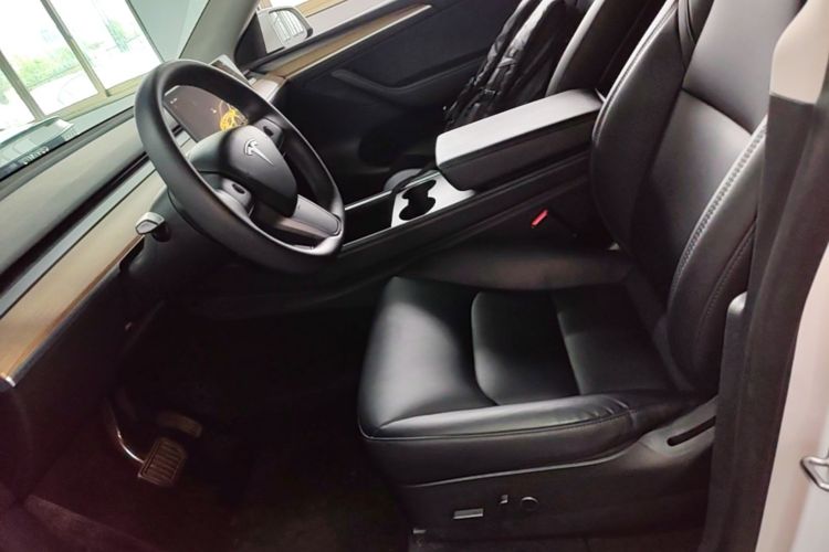 Tesla Model Y 2022 #15 Tesla Model Y 2022 car image #15