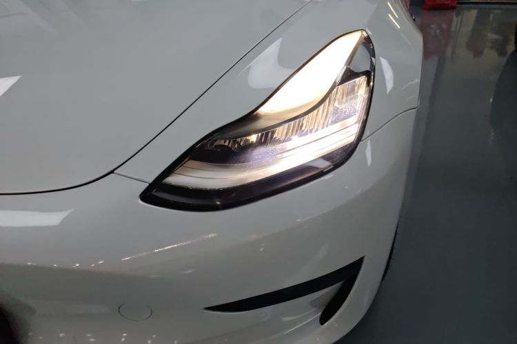 Tesla Model 3 2020 immagine di auto #23