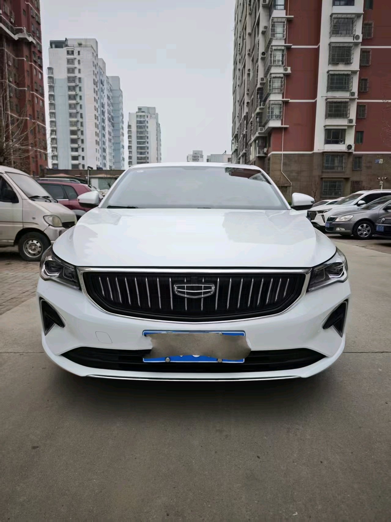 GEELY Emgrand 2022 imagen de coche #2