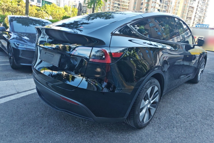 Tesla Model Y 2023 #7 Tesla Model Y 2023 car image #7