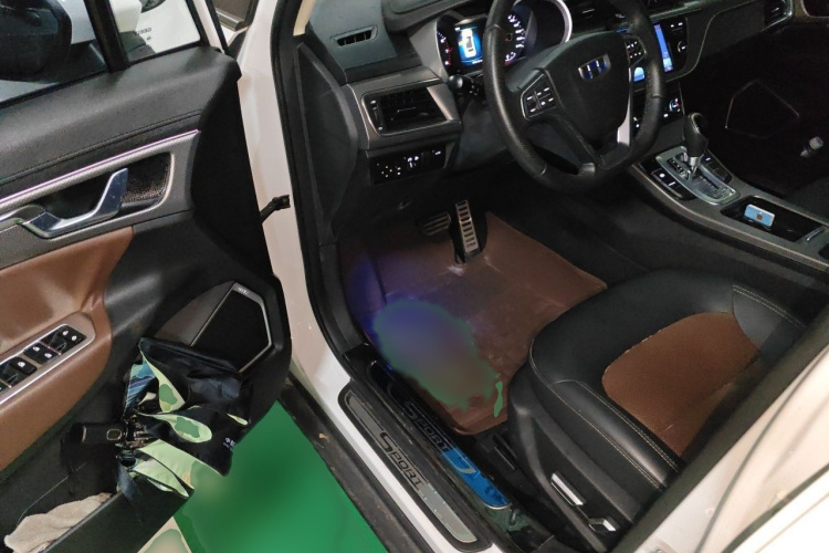 GEELY Emgrand GS 2017 car image #13
