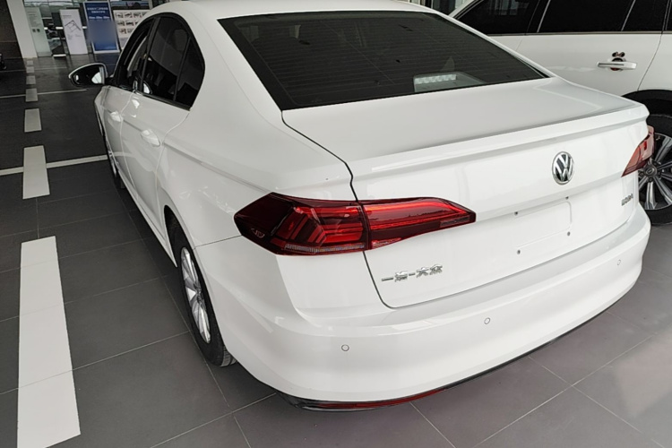 Volkswagen Bora 2020 car image #5