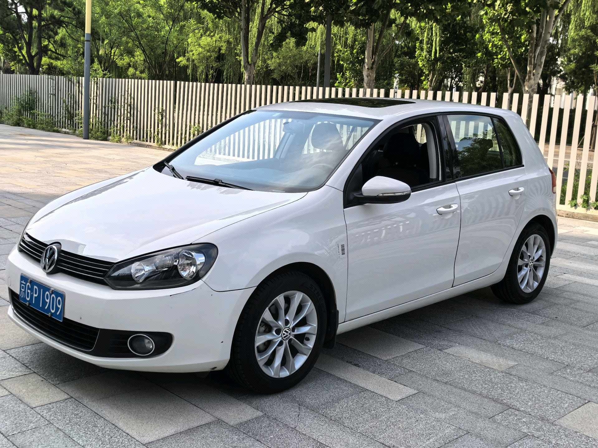 Volkswagen Golf 2012 Volkswagen Golf 2012 car image