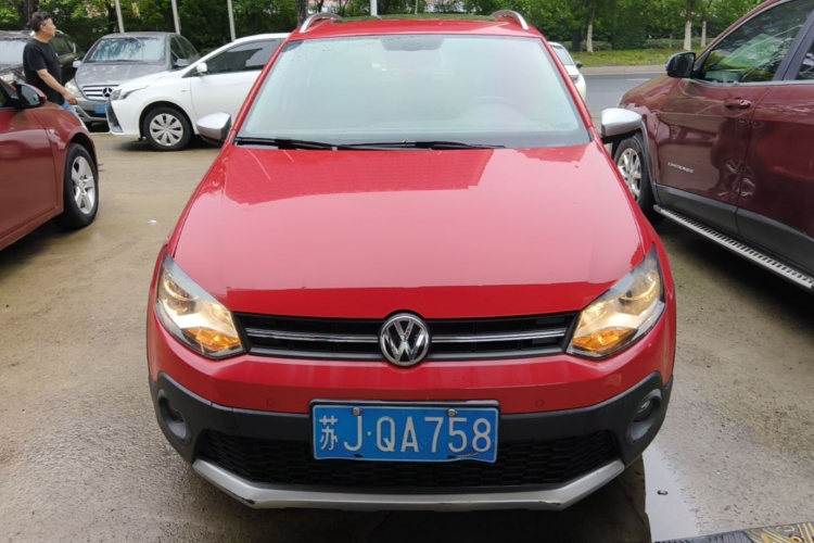 Volkswagen Polo 2015 car image #3