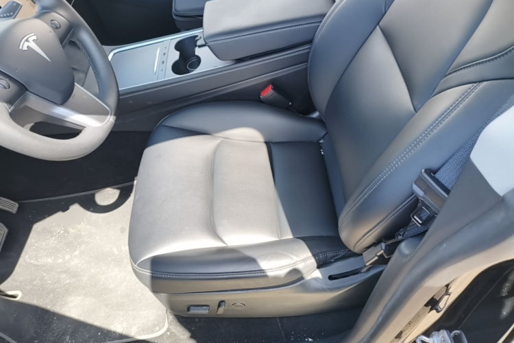 Tesla Model Y 2022 car image #15