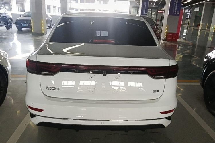 GEELY Emgrand 2025 #4 GEELY Emgrand 2025 car image #4