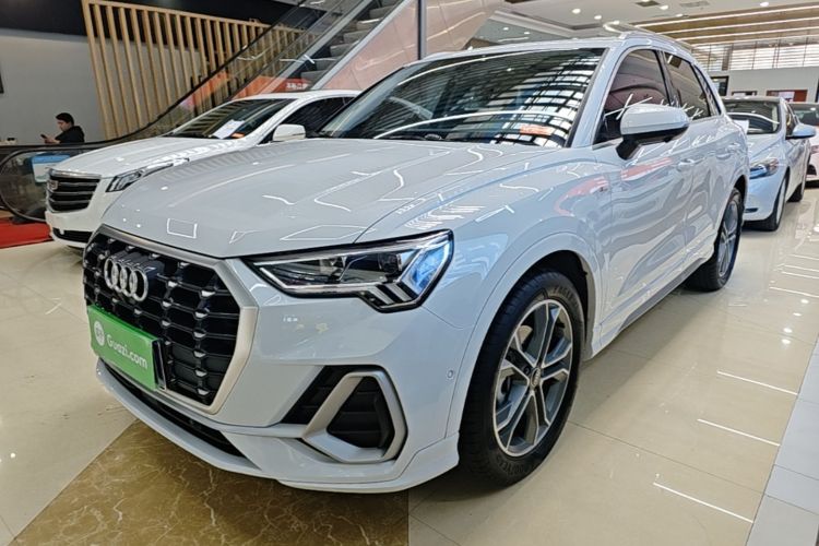 Audi Q3 2022 #2 Audi Q3 2022 car image #2