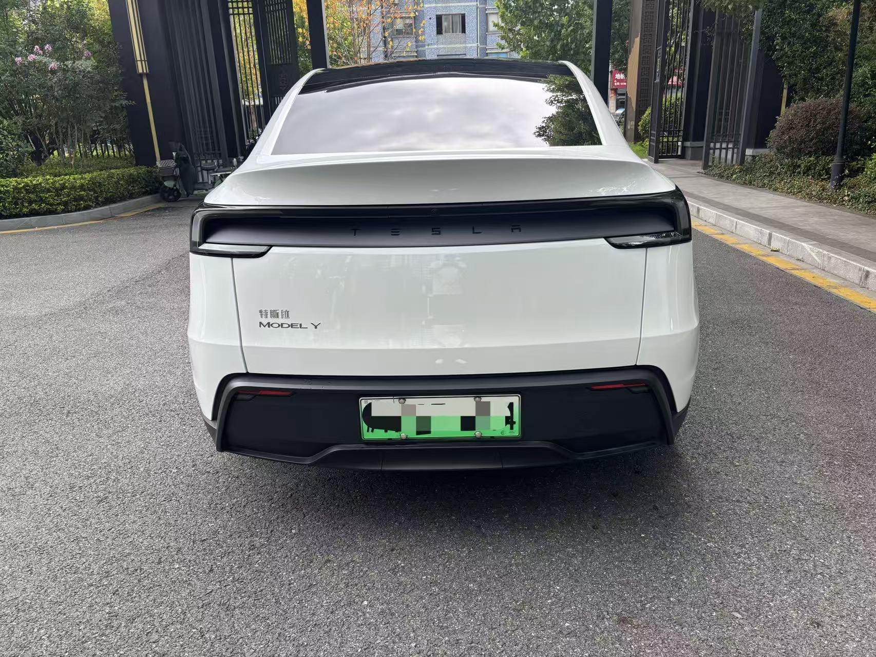 Tesla Model Y 2026 car image #6