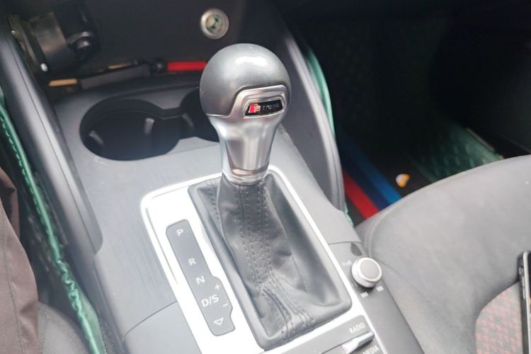 Audi A3 2018 car image #16
