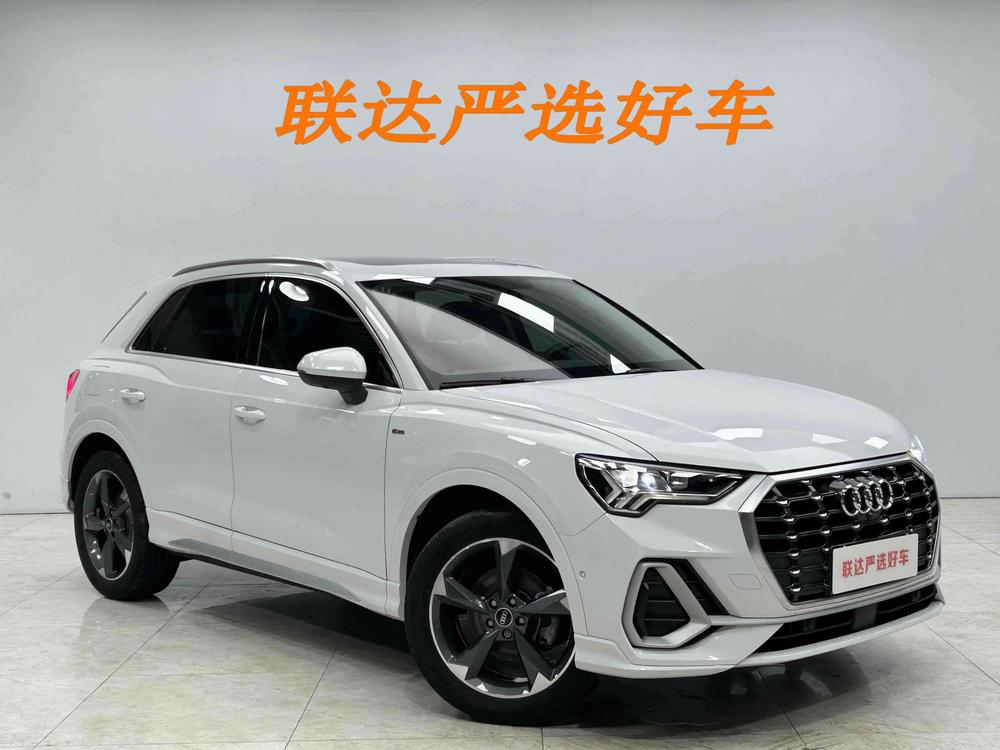 Audi Q3 2022 car image #3
