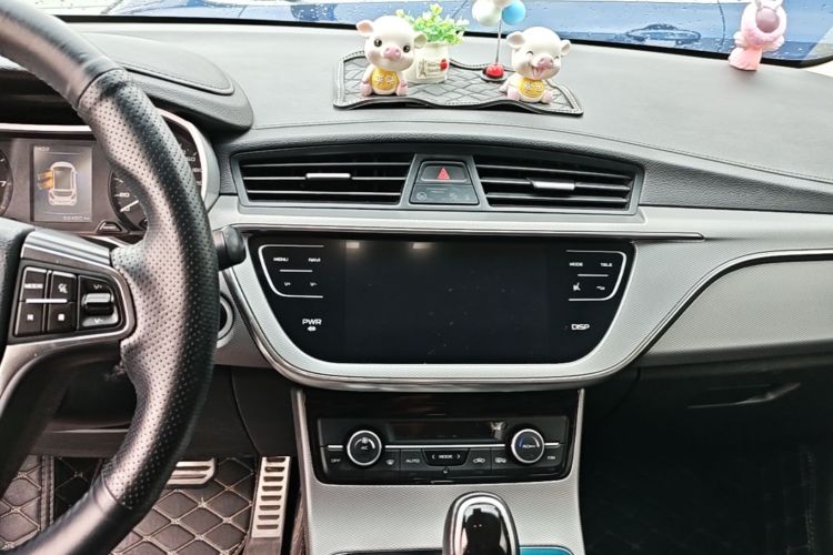 GEELY Emgrand GS 2018 car image #13