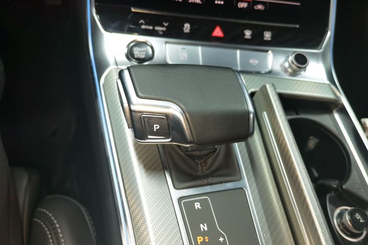 Audi A6L 2023 car image #18