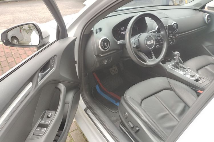 Audi A3 2018 imagen de coche #16
