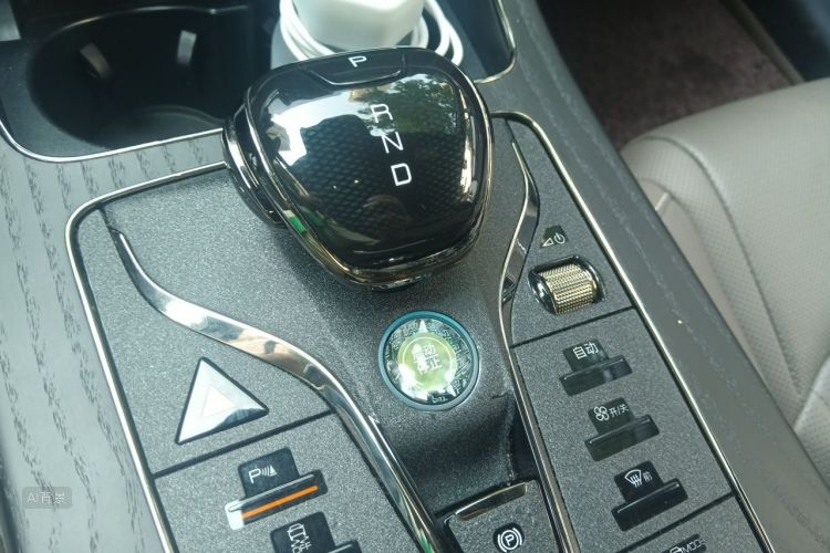 BYD Han 2022 #16 BYD Han 2022 car image #16