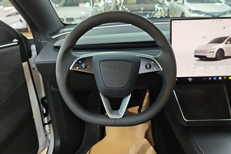 Tesla Model Y 2026 #11 Tesla Model Y 2026 car image #11
