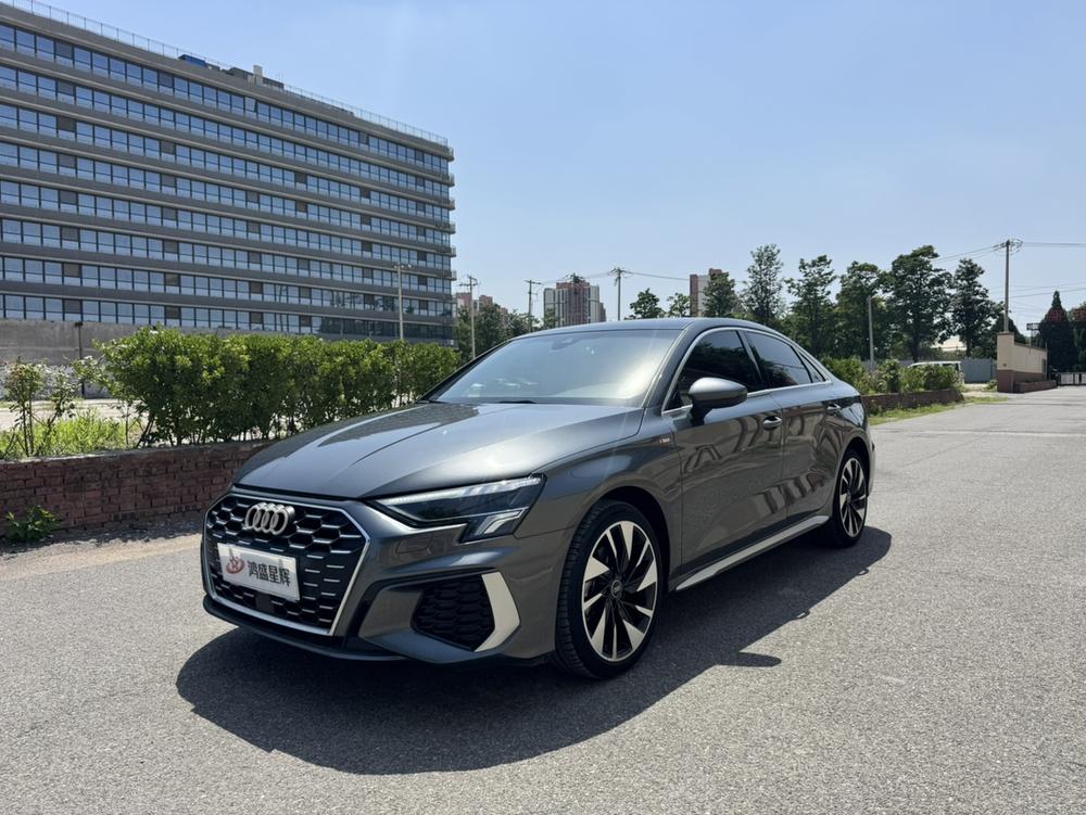 Audi A3 2023 immagine di auto 