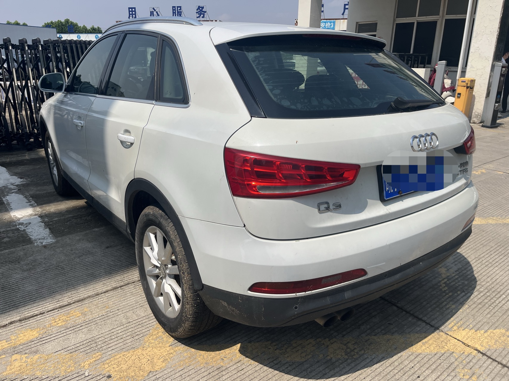 Audi Q3 2014 car image #6