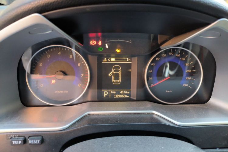 GEELY Emgrand 2015 #13 GEELY Emgrand 2015 car image #13